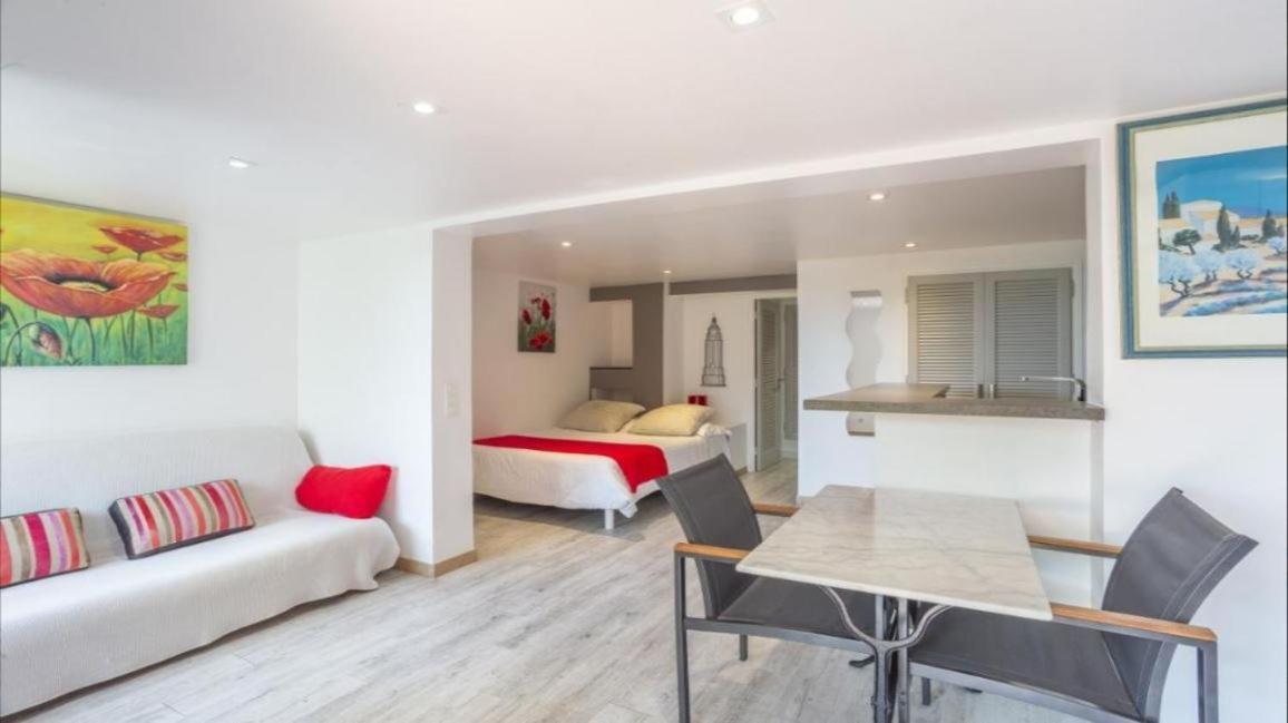 Lou Trelus Hotel